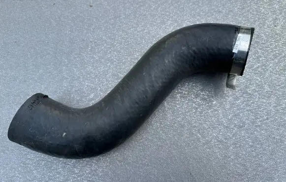 Nissan Patrol Y61 Air intake hose/pipe 14463VB302