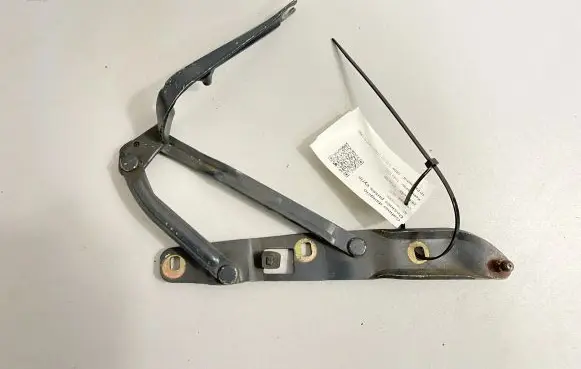 BMW 5 E39 Tailgate/trunk/boot hinge 8159398