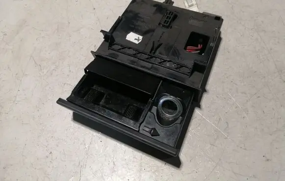 Porsche Cayenne (9PA) Ashtray (front) 7L5858329A