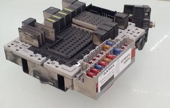 Volvo S60 Fuse box set 8676286 8645729 0178436