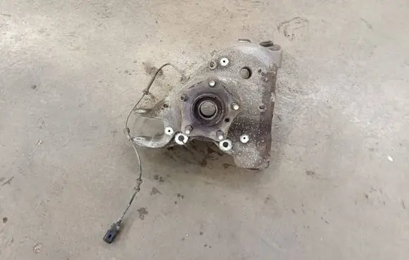 Jaguar XE Rear wheel hub spindle/knuckle GGOBE1210