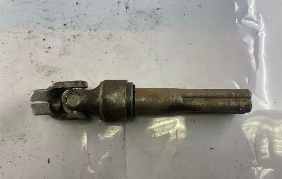 Volvo V40 Steering column universal joint