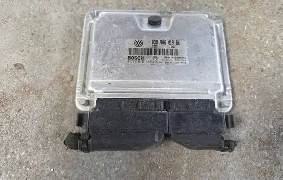 Volkswagen PASSAT B5 Engine control unit/module 038906019BK