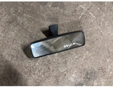 Rear view mirror (interior)