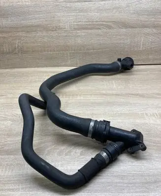 BMW 1 E81 E87 Engine coolant pipe/hose 22477744