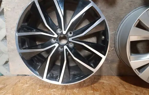 Seat Ateca R19 alloy rim 575601025F