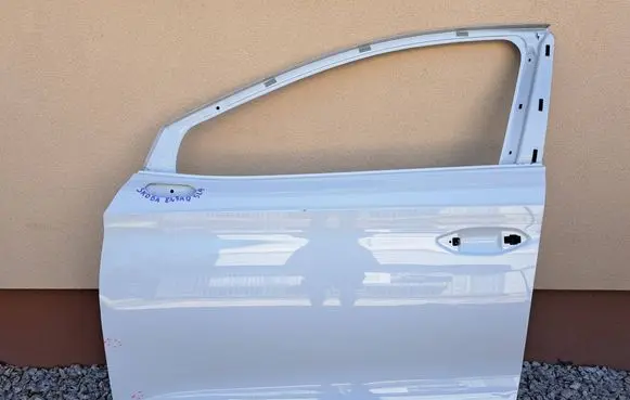 Skoda Enyaq iV Front door 5LA831111