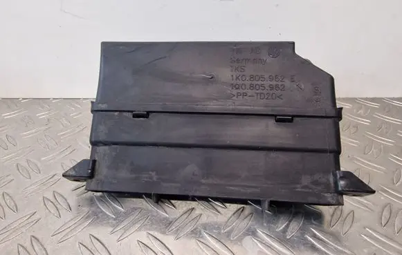 Volkswagen Scirocco Air intake duct part 1K0805962E
