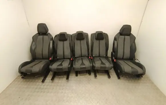 Peugeot 5008 II Seat set