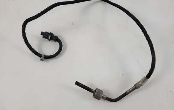 Mercedes-Benz CLA C117 X117 W117 Exhaust gas temperature sensor A0009057004