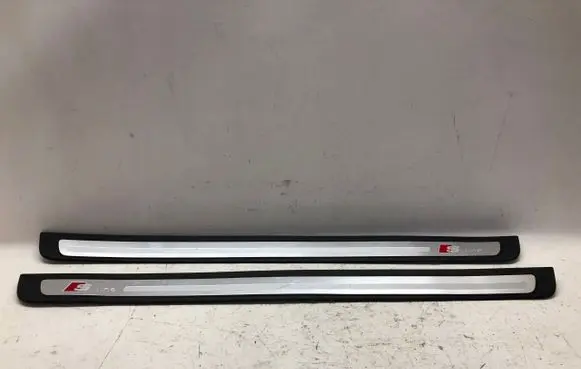 Audi A5 8T 8F Front sill trim cover 8T0853373
