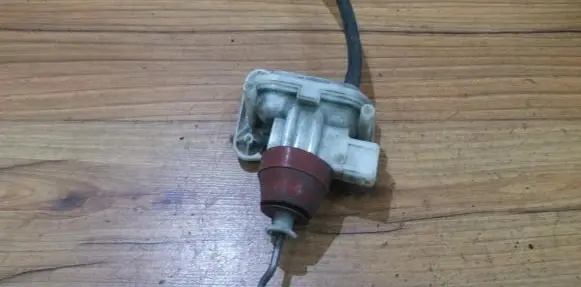 Audi 80 90 S2 B4 Central locking vacuum pump 893862123 893862153