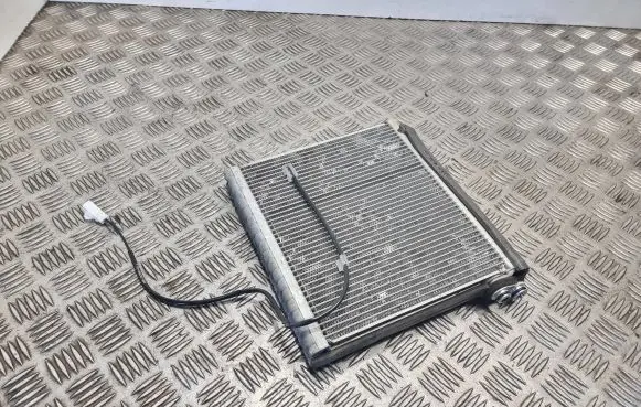 Toyota Avensis T250 Air conditioning (A/C) radiator (interior) 