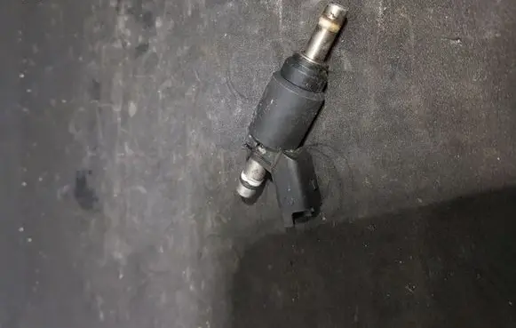 Citroen C5 Fuel injector 9636206880