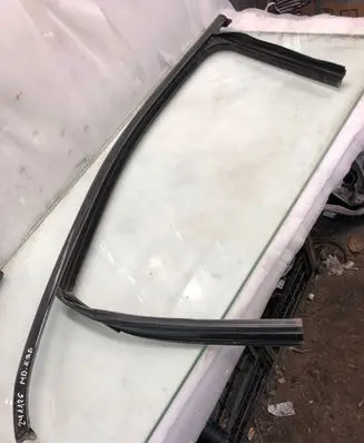 Mercedes-Benz EQA Rubber seal front door window/glass A2477254100