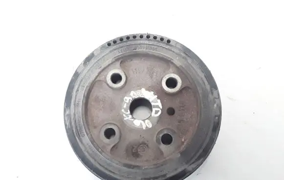 Volvo XC90 Crankshaft pulley 30731865