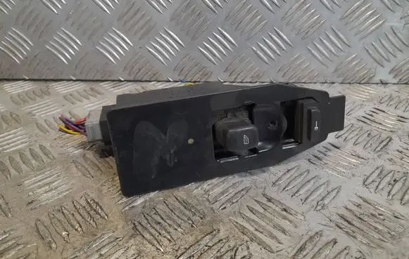 Volvo V70 Electric window control switch 30746075