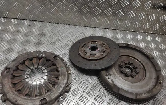 Toyota Corolla E120 E130 Clutch set kit B12240