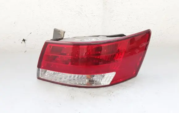 Hyundai Sonata Rear/tail lights 924023K0