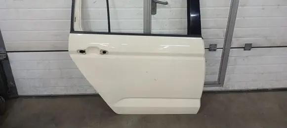 Volkswagen Touran III Rear door 