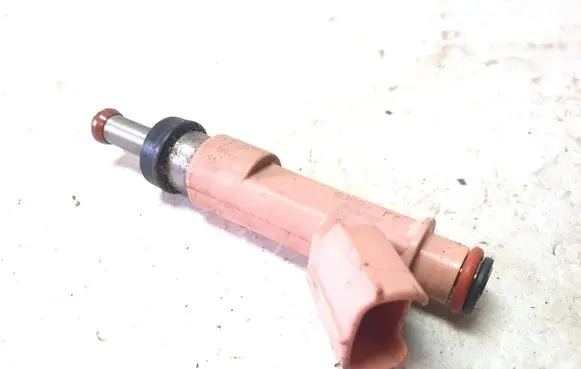 Toyota Avensis T270 Fuel injector 232500T080