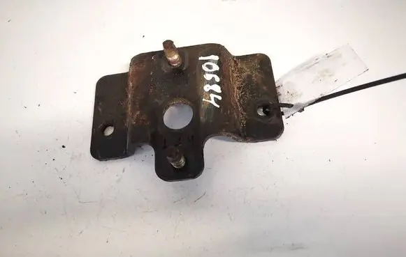 Volkswagen PASSAT B6 Engine mounting bracket
