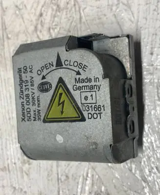 Mercedes-Benz SLK R171 Headlight ballast module Xenon 031661