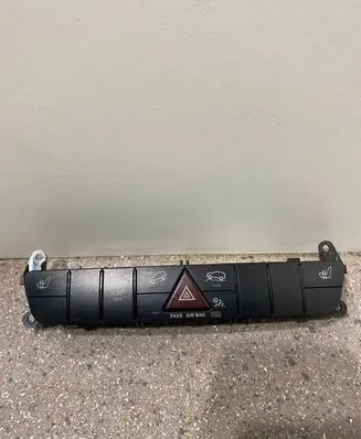 Mercedes-Benz ML W164 Hazard light switch A1648703510