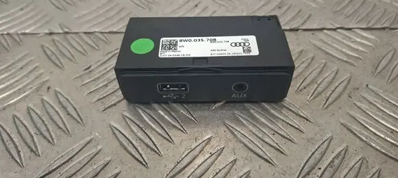 Audi Q5 SQ5 FY AUX in-socket connector 8W0035708