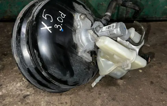 BMW X5 E53 Brake booster 6757706 1451E