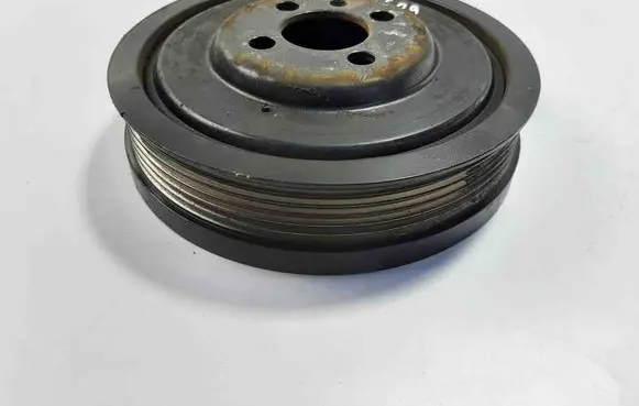 Volkswagen PASSAT B6 Crankshaft pulley 03G105243