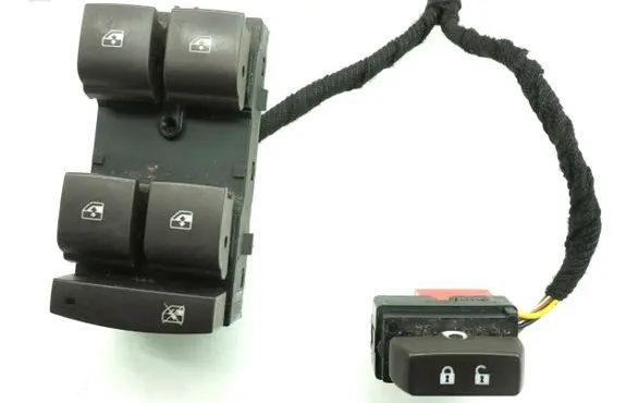 Opel Mokka Electric window control switch 13305010