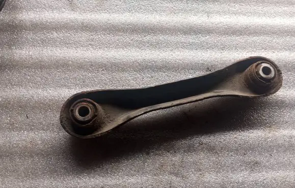 Volvo V40 Rear control arm