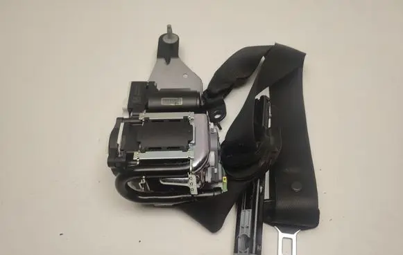 Mercedes-Benz CLS C218 X218 Front seatbelt A2128609185