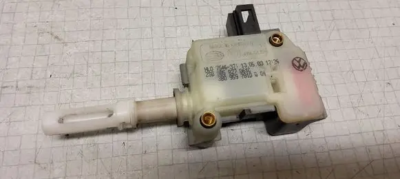 Volkswagen PASSAT B5.5 Central locking motor 3B0959781D 3B5827061C