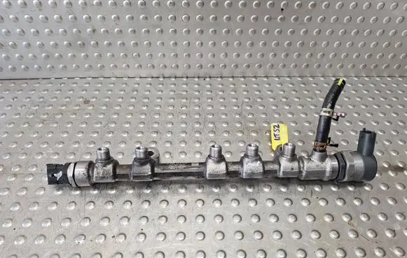 Toyota Yaris Fuel main line pipe 0445214177