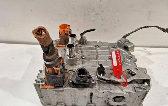 Renault Captur II Voltage converter inverter 296A10023R