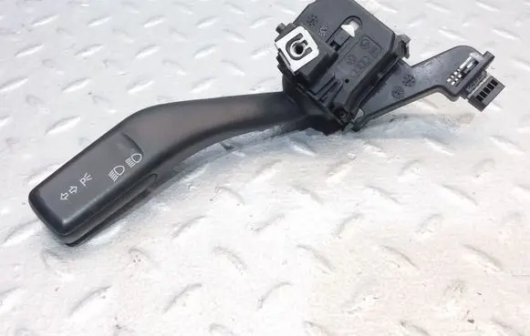 Volkswagen PASSAT B6 Indicator stalk 1K0953513