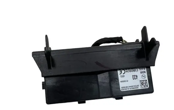 Opel Insignia A Antenna control unit F00HJ00491 1332172I 13503204