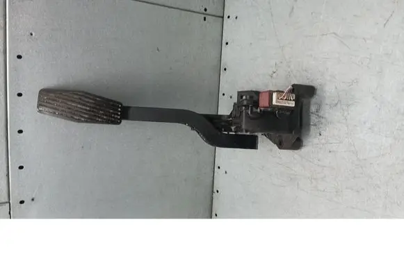 Opel Corsa C Accelerator pedal position sensor 9123423CL
