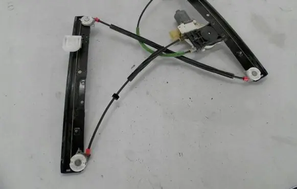 Ford Mondeo MK IV Front door window regulator with motor 0130822287