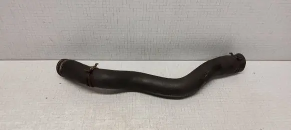 Opel Insignia A Engine coolant pipe/hose 13239142 565563897