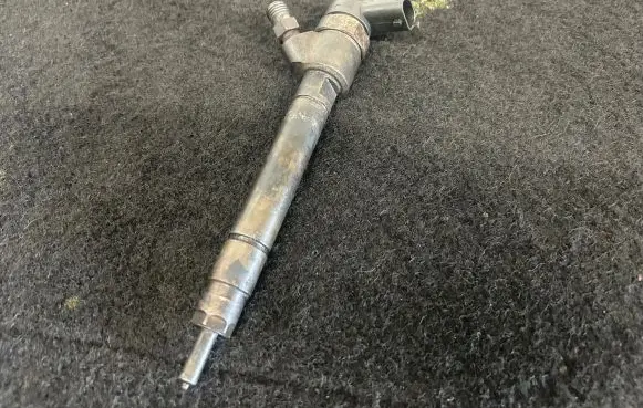 Volvo XC90 Fuel injector 30750283 0445110251