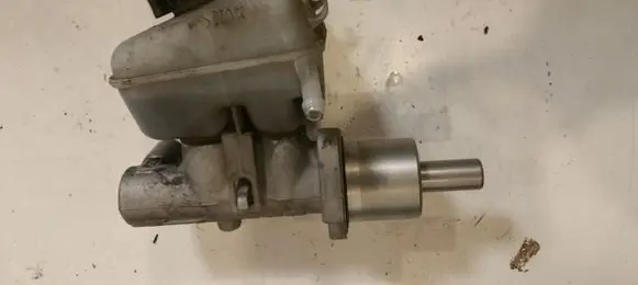 Opel Zafira A Master brake cylinder