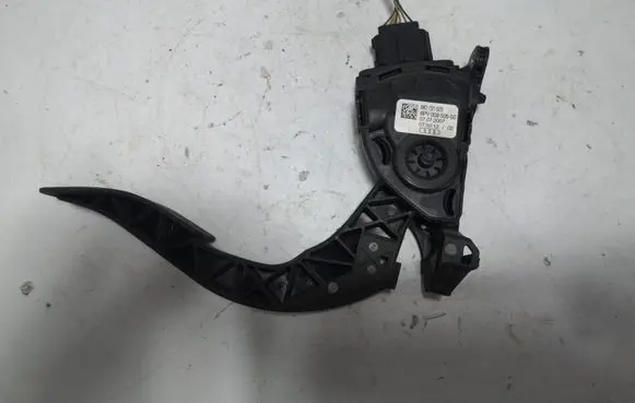 Audi A6 S6 C6 4F Accelerator throttle pedal 6PV00950500 8K1721523