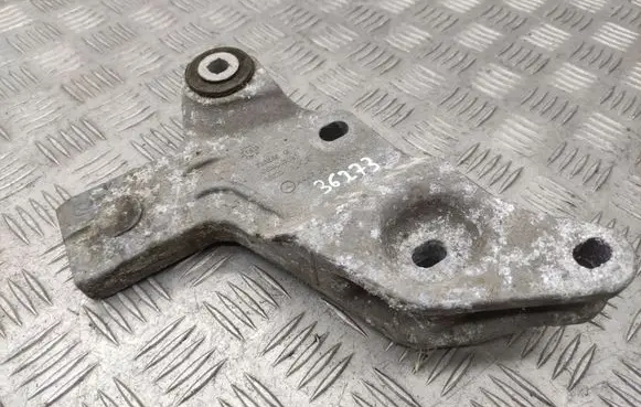 Mercedes-Benz Vito Viano W447 Engine mounting bracket A4472410713