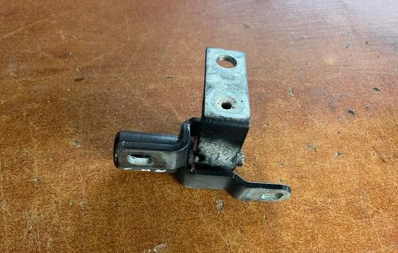 Ford S-MAX Rear door upper hinge