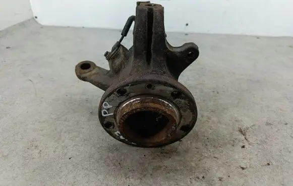 Renault Master II Front wheel hub spindle knuckle 