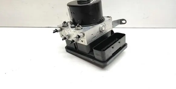 BMW 1 E82 E88 ABS Pump 6791521 34516791521 6787837