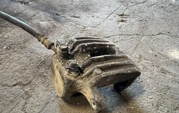 Hyundai Santa Fe Rear brake caliper BC140106